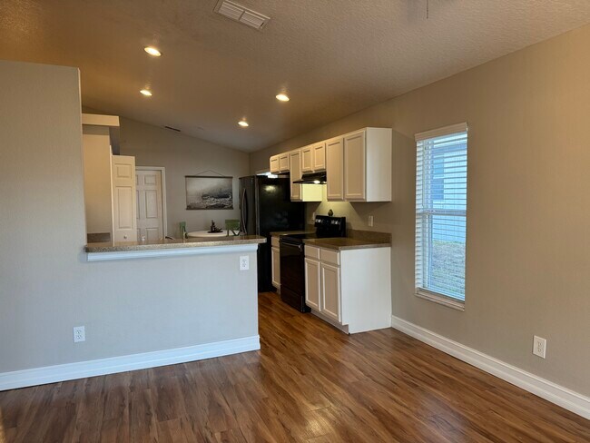 Building Photo - 322 Halstead Dr