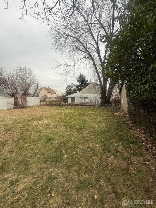 Building Photo - 710-712-712 Drake Ave