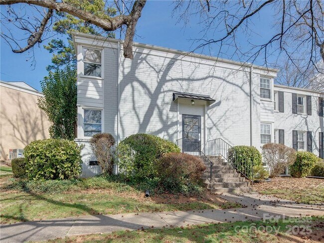 Primary Photo - 220 Wakefield Dr