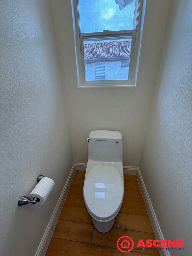 Building Photo - Spacious 4 Bed / 3 Bath Home in Haggin Oaks!