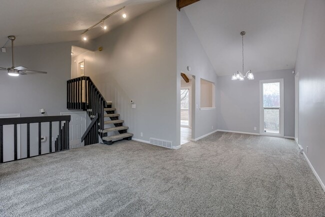 Building Photo - Great 4 Bedroom In Willow Wood!!