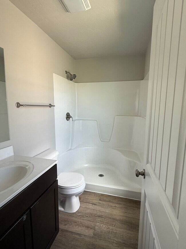 Building Photo - 3 Bedroom & 2.5 Bathroom Townhouse in Carlisle!