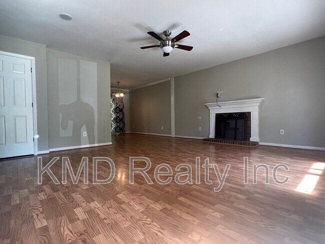 Building Photo - 9712 Stillwater Ln