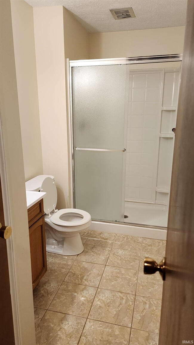 Building Photo - 708 E Eddington Ct