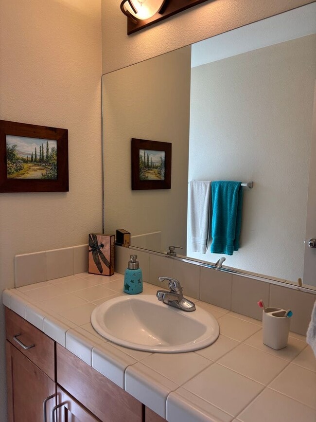 Building Photo - $1,000 off 1st Month's Rent!!! Gorgeous River Canyon Community Home!