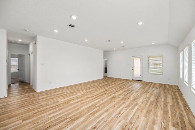 Building Photo - 7339 Bartoncliff Dr