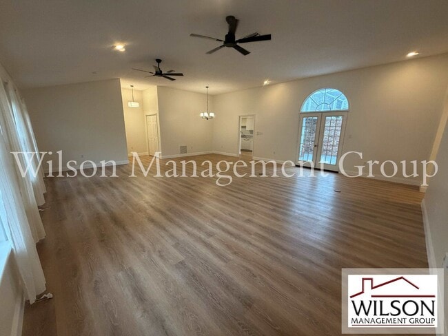 Building Photo - 2535 S Glen Eagles Dr