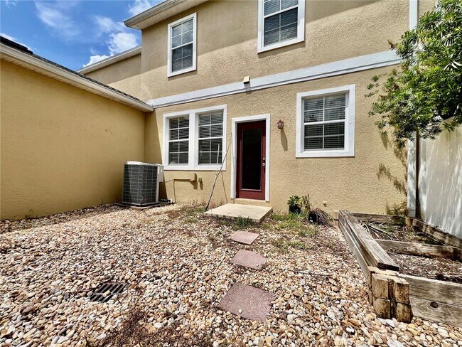 Building Photo - 7114 Five Oaks Dr