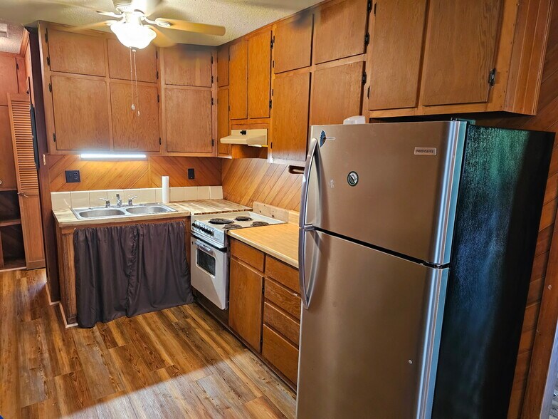 Building Photo - 123 Harbor Dr
