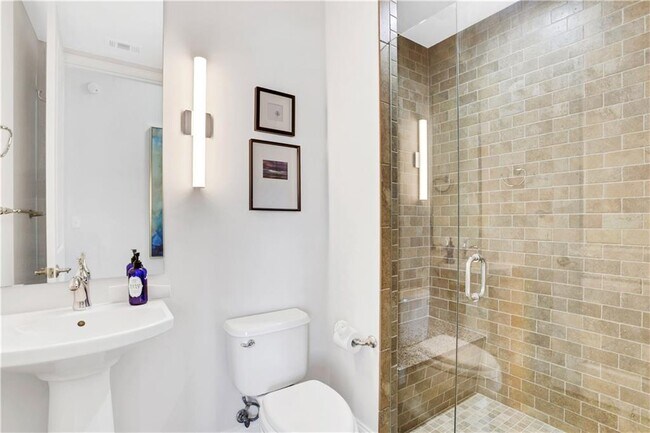 Building Photo - 270 17th St NW