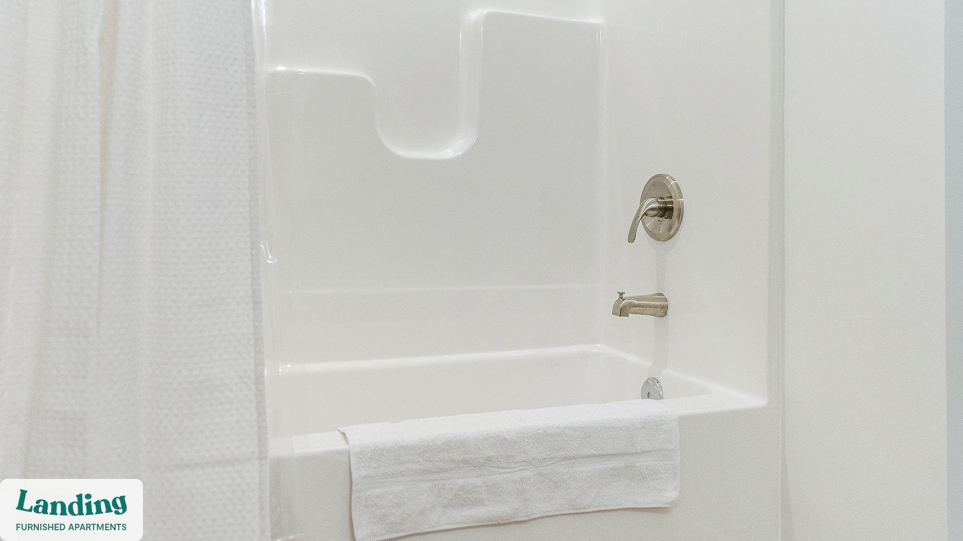 Building Photo - 650 N Main St