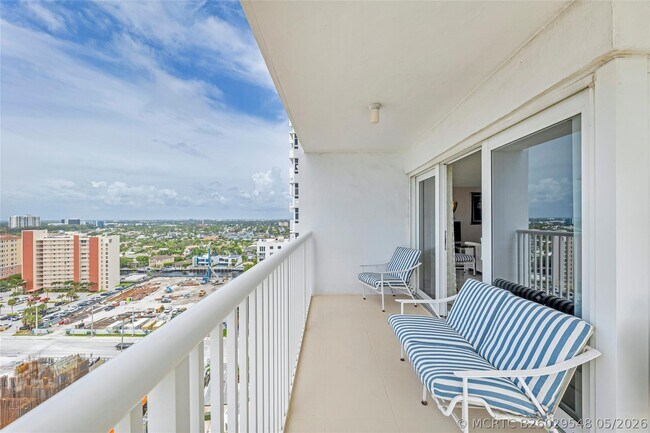 Building Photo - 1370 S Ocean Blvd