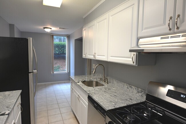 Building Photo - 40 Shrewsbury Green Dr