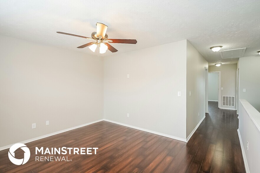 Building Photo - 2815 Creekbend Dr