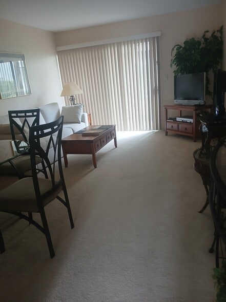 Living room - 4600 N 68th St