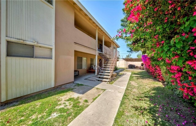 Building Photo - 1381 Burwood St