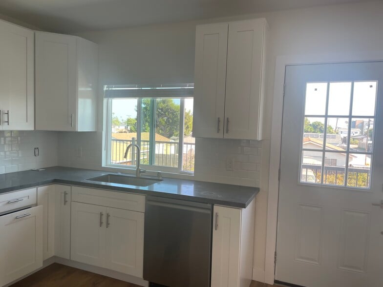 Building Photo - 871 7th St