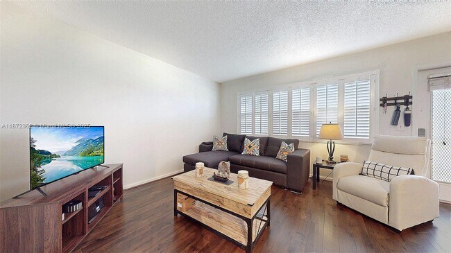Building Photo - 4047 Rexford A