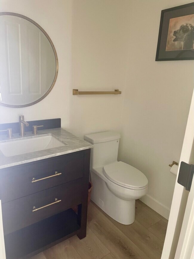 Building Photo - 162 Avenida Florencia