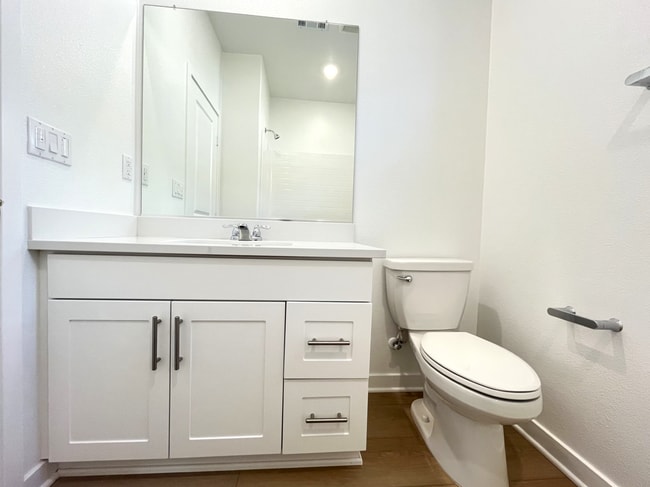 Building Photo - 3 bed, 2.5 bath in Ontario, CA!