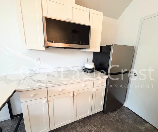 Building Photo - Brand-New Studio Apartment with Blue Mountain Views – Utilities Included!