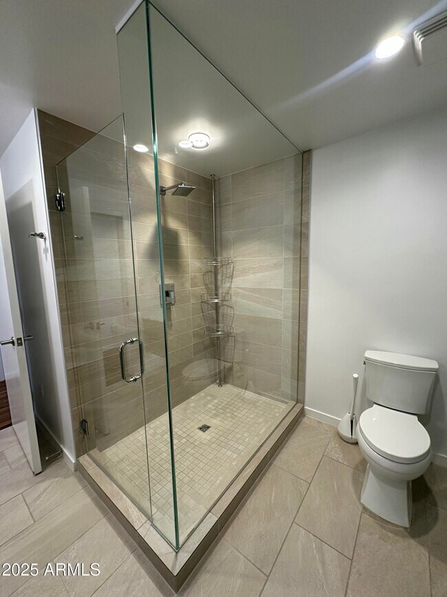 Building Photo - 200 W Portland St