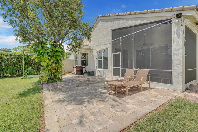 Building Photo - 19084 Skyridge Cir