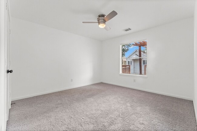 Building Photo - 351 Fantasy Ln
