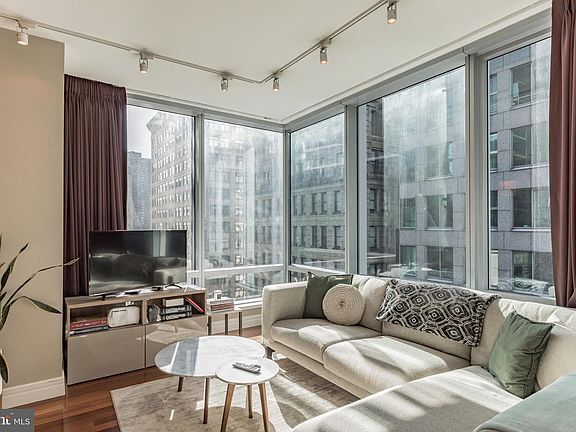 Building Photo - 1414 S Penn Square