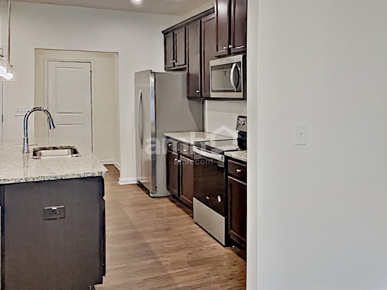 Building Photo - 701 Woodall Rd