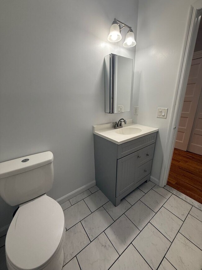 Building Photo - 178 Renwick St