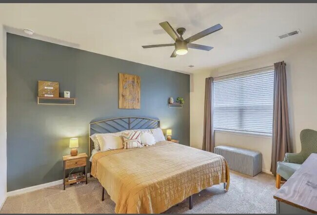 Building Photo - 405 Bering Ln