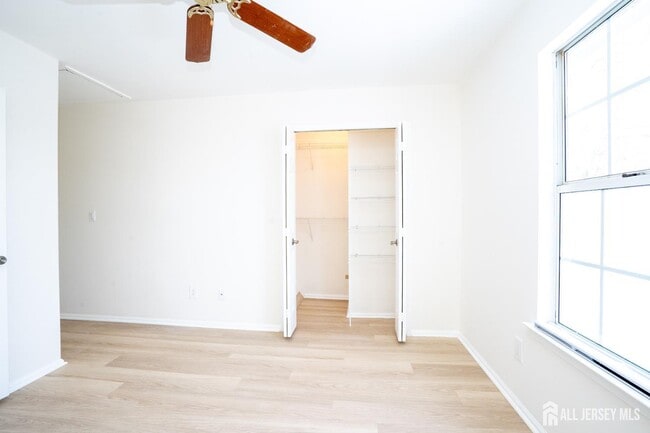 Building Photo - 32 Tanglewood Ct