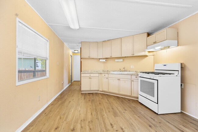 Building Photo - 16240 San Pedro Ave