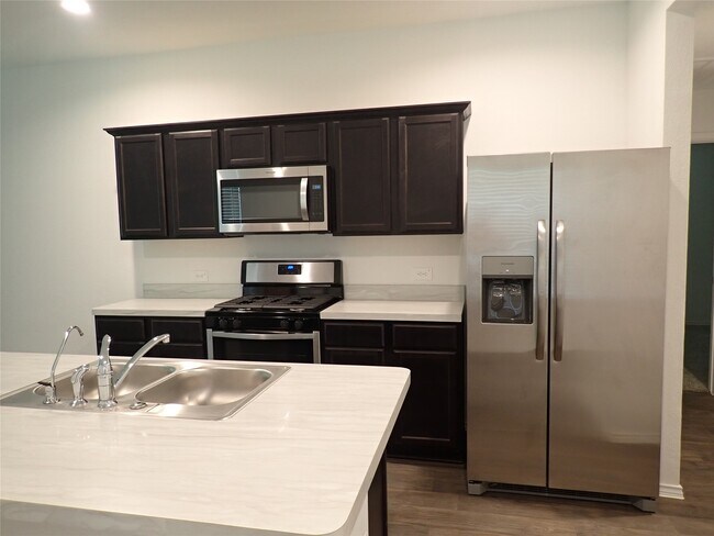 Building Photo - 14986 Cypress Holw Dr