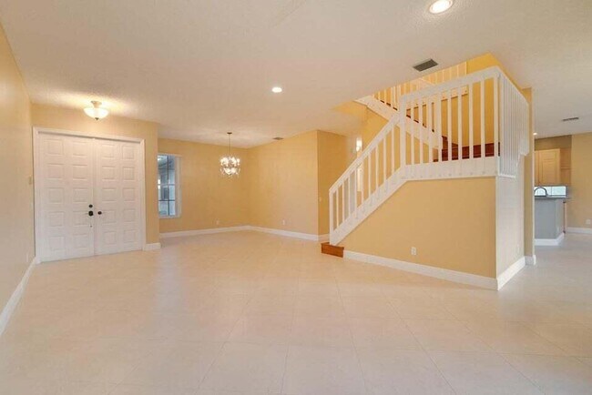 Building Photo - 7227 Chesapeake Cir