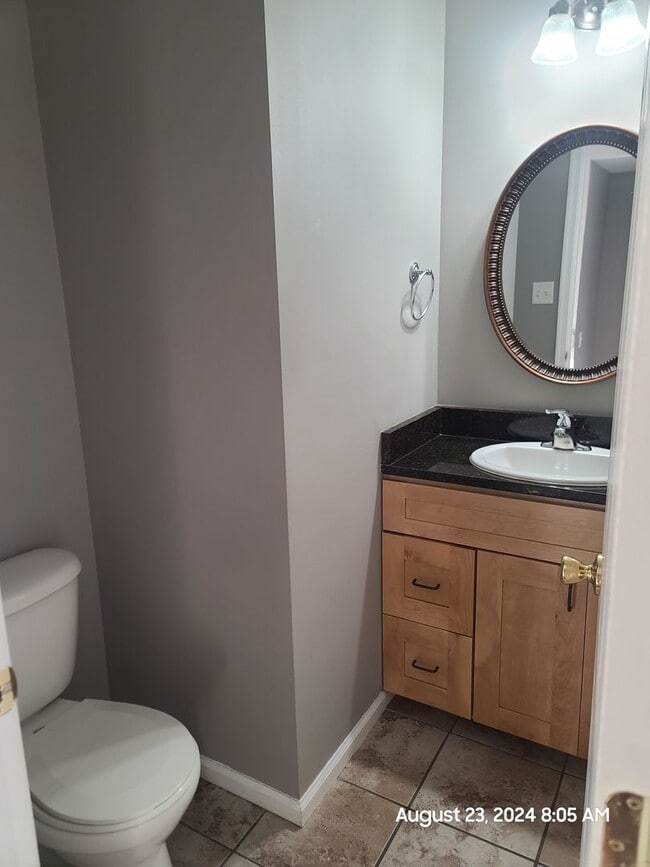 Building Photo - 3 Bedroom Townhouse For Rent in Waynesboro