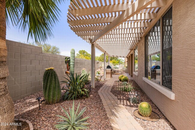 Building Photo - 20500 N Big Dipper Dr