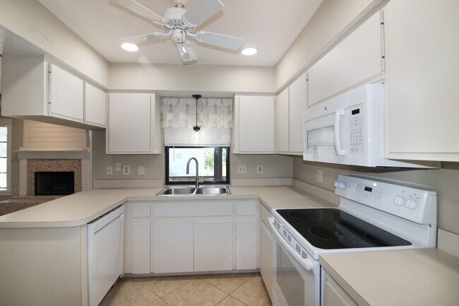 Building Photo - South Venice Annual Home for Rent