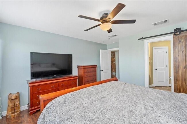 Building Photo - 208 Rock Hound Ln