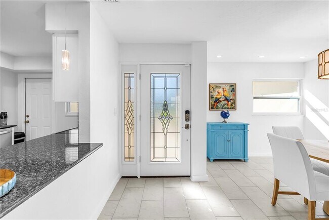 Building Photo - 111 Whispering Sands Cir