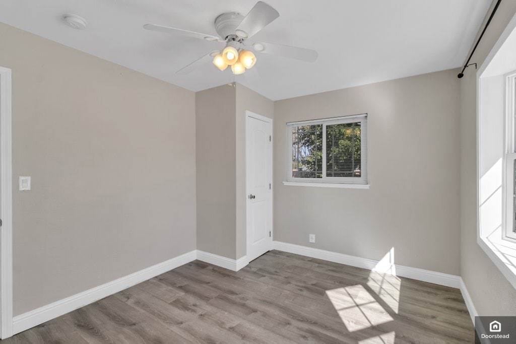 Building Photo - 402 Marylinn Dr