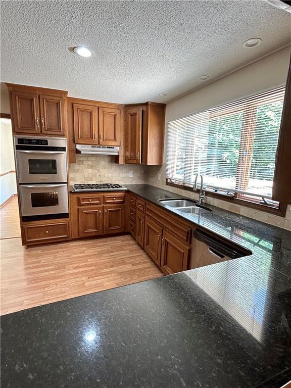 Building Photo - 115 Nesbit Ferry Pl