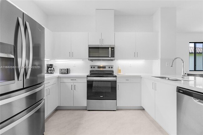 Building Photo - 5061 Panella Ave