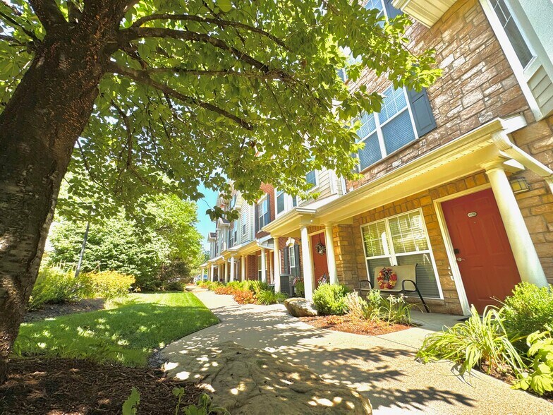 Building Photo - 2638 McKnight Crossing Ct