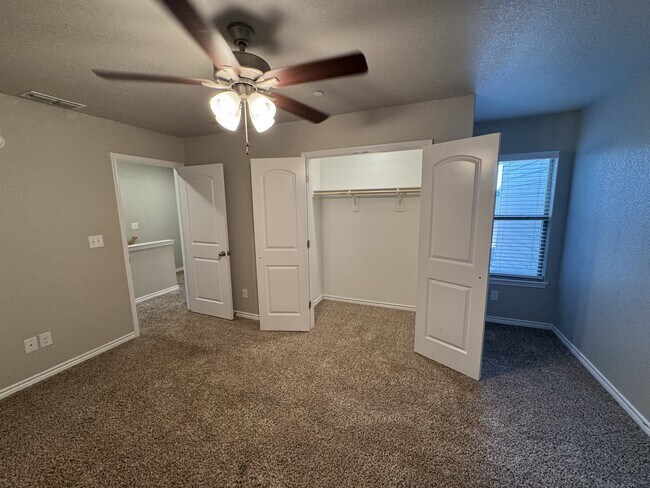 Building Photo - 7611 Stonehollow