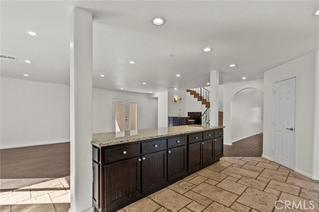 Building Photo - 1138 Lakeview Dr