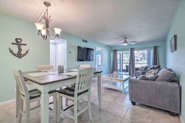 Building Photo - 6372 Palma Del Mar Blvd S