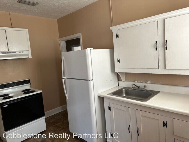 Building Photo - 2 br, 1 bath House - 62 W Bennett Street