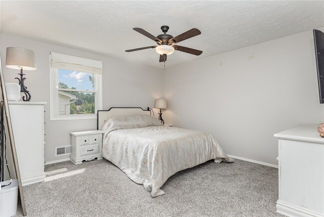 Building Photo - 62 Alger Dr